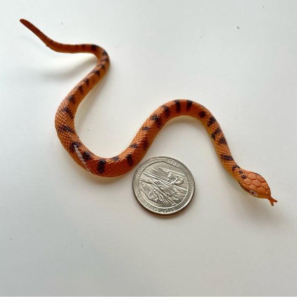 LOT of 10 Miniature Snakes Learning Prank Toy School Project Play Red Green - Picture 3 of 9